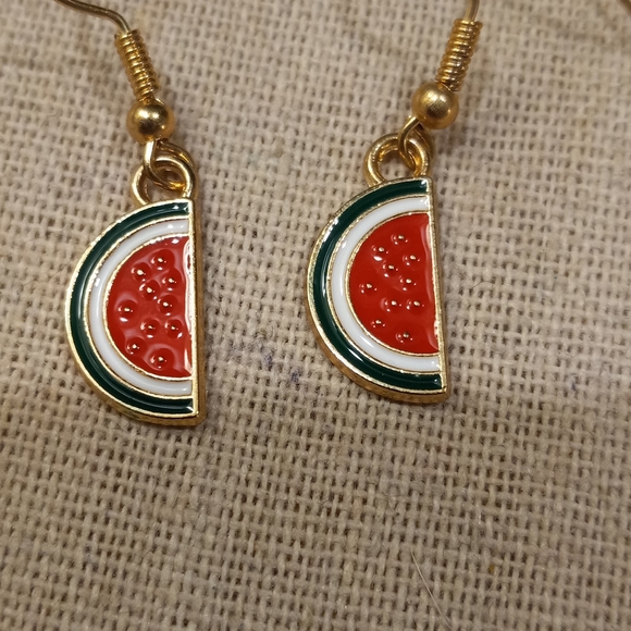 $5 Clearance Earrings Deal - Picture 3 of 4